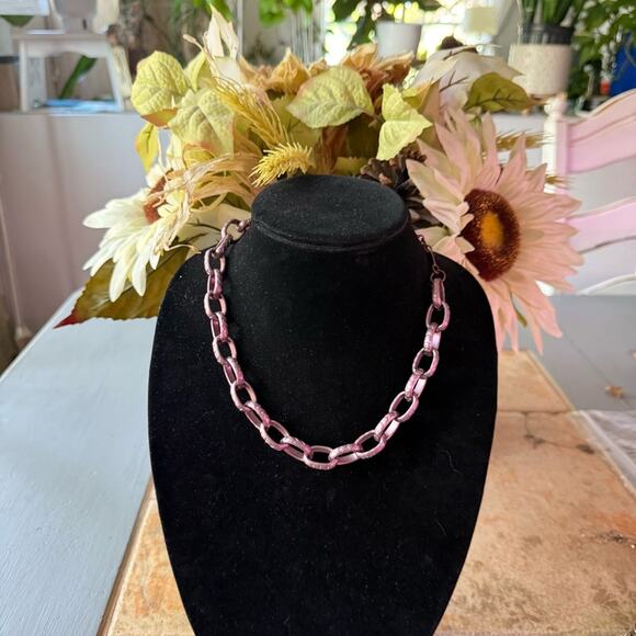 Sabika Summer 2018 Chunky Heart Chainlink Necklace - Picture 4 of 8